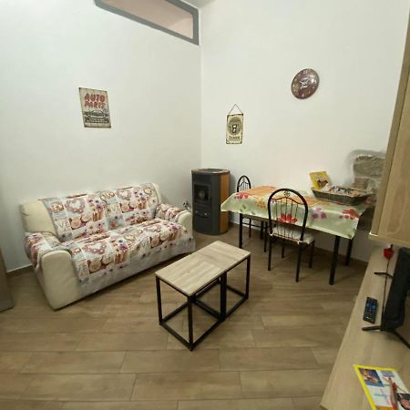 La Casa Di Sara Apartment Nuoro  Phòng bức ảnh